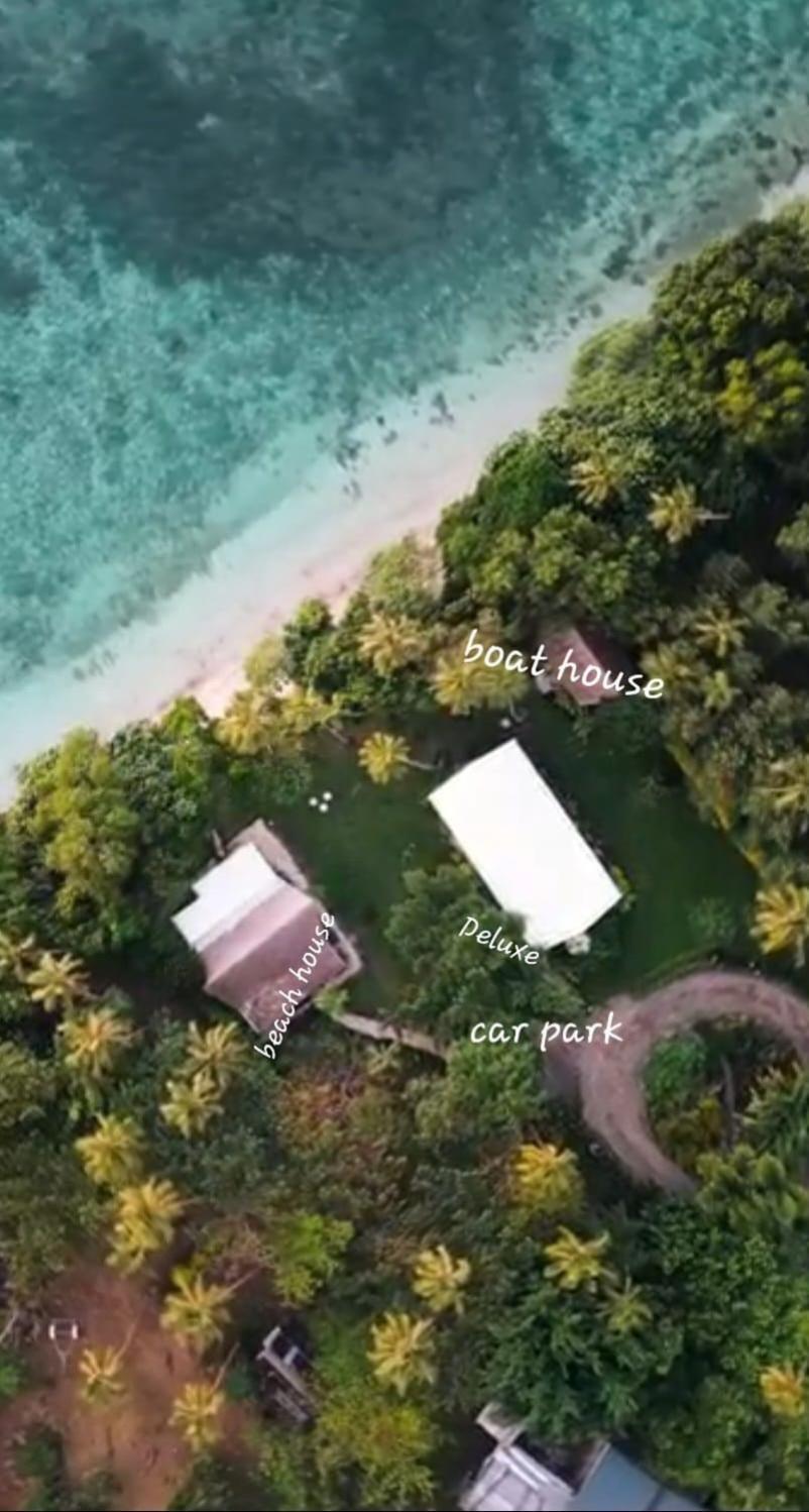 Whispering Palms - Absolute Beachfront Villas 포트빌라 외부 사진